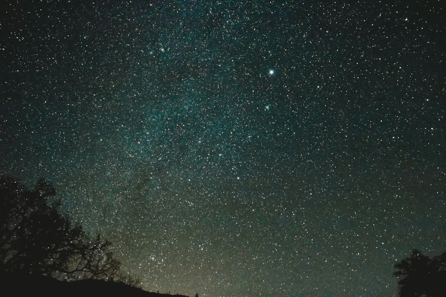星空图片大全唯美，那些让我们抬头仰望的瞬间