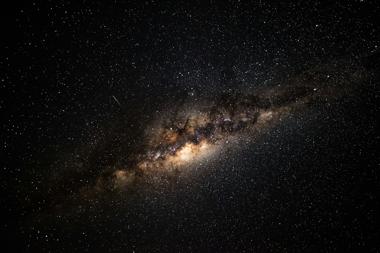 星空图片背景图高清大图，我花了一整夜，终于找到能当壁纸的真·银河